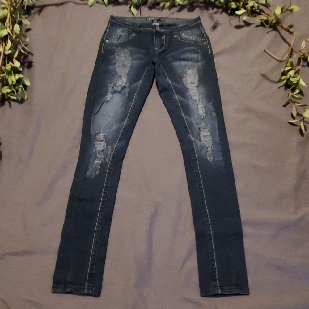 THREADS jeans.              #168